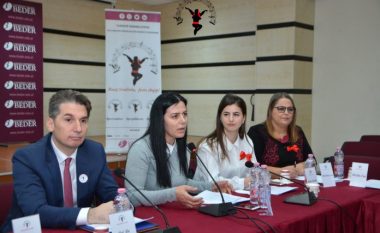 “Ruaj traditën, festo shqip”, mbledh bashkë studiues të folklorit dhe artistë