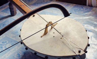 Lahuta shqiptare është gati për UNESCO, por mungon lobimi nga institucionet e Shqipërisë