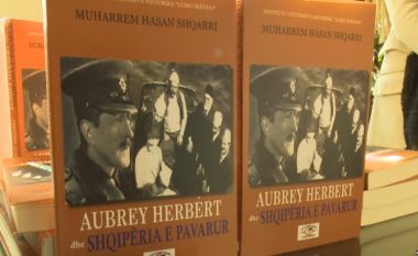 Nderohet humanisti britanik Aubrey Herbert
