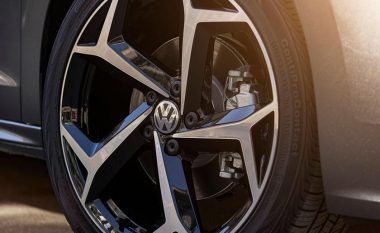 Po vjen një Volkswagen Passat i ri (Foto)