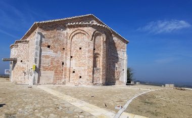 Restaurohet Kisha e shekullit XIII në Roskovec