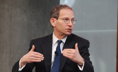 Kupchan: Trump do ulë kokë më kokë Kurtin dhe Vuçiqin