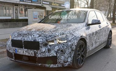 BMW 1 Series kapet duke u testuar, reporterët arritën t’ia fotografojnë edhe enterierin (Foto)