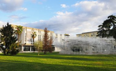 Adrian Devolli për GKA-në: Mediokrët po glorifikohen, gjigantët po shuhen në mizerje