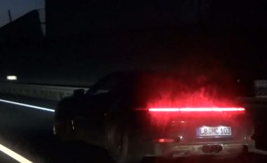 Porsche 911 GT3 kapet duke u testuar në autostradë (Video)