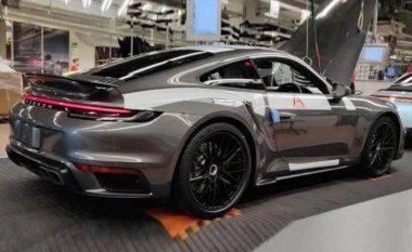 Shfaqet modeli 911 Turbo, shumë më herët se që Porsche e ka planifikuar (Foto)