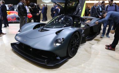 Aston Martin prezanton veturën e katërt në Gjenevë,  modeli Valkyrie ka 1,160 kuaj fuqi (Foto)