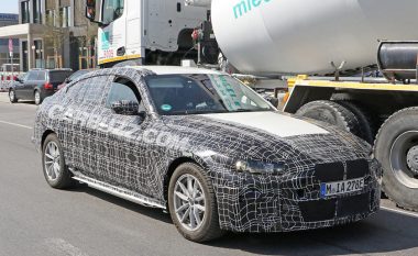 BMW i4 me enterier të teknologjisë së lartë, rival i fuqishëm për makinat elektrike (Foto)