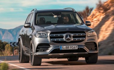 Mercedes GLS ka rritur për të rivalizuar me BMW X7 (Foto)