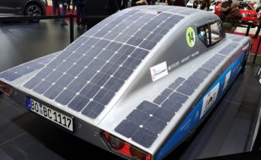 Prodhimi i veturës diellore elektrike nis vitin e ardhshëm