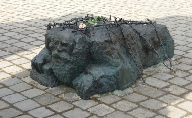 Monumentet që flasin për njerëzimin