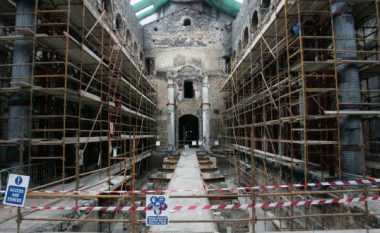 Notre Dame, emocion, solidaritet, dhurues dhe polemika