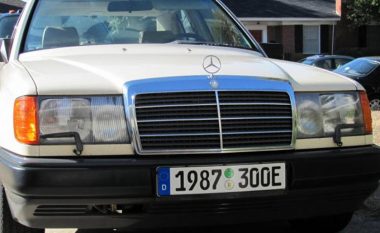 Dizajnet e çuditshme të pastrueseve të dritave, që dikur vendoseshin në vetura (Foto)