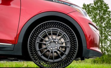 Michelin planifikon t’i futë në treg rrotat, që nuk e kanë pjesën e cila ka nevojë të fryhet (Video)