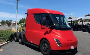 Shfaqen disa pjesë të kamionit Tesla (Foto)