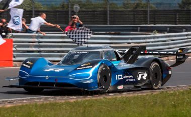 Volkswagen I.D. R shënon rekord të ri të makinave elektrike (Video)