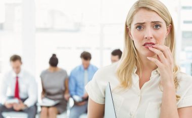 Më fol për veten: Si t’i përgjigjesh pyetjes më të sikletshme në një intervistë pune!