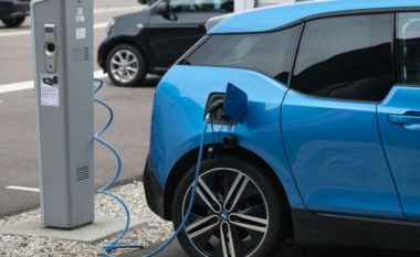 BMW bashkohet me prodhuesin më të madh të veturave në Britani të Madhe