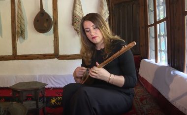 Hava Bekteshi, artistja që çiftelinë e promovoi në filarmonitë botërore (Video)