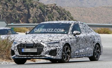 Audi S3 i ri është parë duke u testuar në rrugë (Foto)
