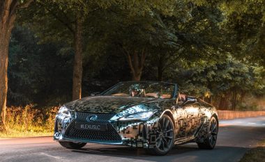 Lexus pret shumë sukses nga modeli LC me tavan të hapur