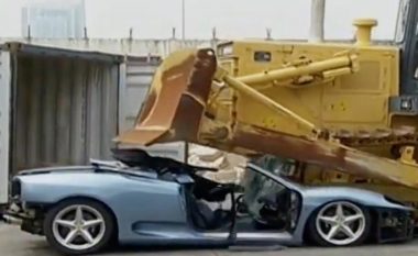 Qeveria filipinase urdhëroi shkatërrimin e një Ferrari 360 Spider që i përkiste një kontrabanduesi