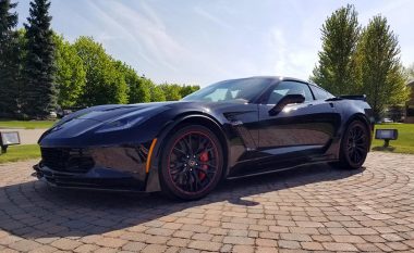 Shitet për ofertën milionëshe, i fundit C7  Corvette që do të del nga prodhimi (Foto)