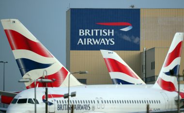 British Airways po përballet me mungesë të personelit, pritet të anulojë mijëra fluturime