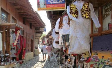 Kruja dhe tradita e punimit të kostumeve popullore