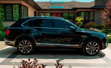 Bentley Bentayga për herë të parë kthehet në makinë tërësisht të blinduar