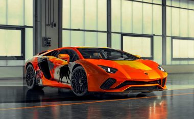 Lamborgini Aventador i mbështjellë me punime artistike