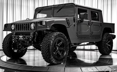 Modifikimet speciale në H1 Hummer, i bëjnë makinat tjera SUV të duken shumë të thjeshta