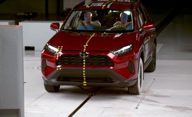 Toyota RAV4 është zyrtarisht vetura që ofron sigurinë më të lartë