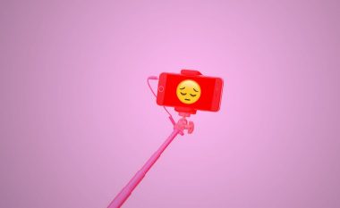 Selfiet ju bëjnë të dukeni si një dështak i vetmuar