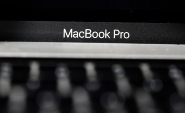 Laptopët e Apple ndalohen në fluturime në SHBA, shkak bateria ‘e ndezshme’