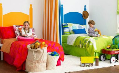 Kur vëllai dhe motra ndajnë dhomën: Mësoni si ta rregulloni hapësirën e përbashkët