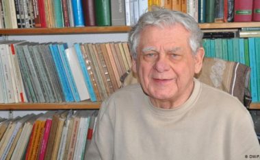 Vdes albanologu gjerman, Wilfried Fidler