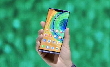 Huawei Mate 30 Pro me ekran që përfshinë edhe pjesët anësore dhe kamerë të fuqishme
