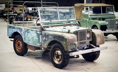 Land Rover Defenderit të prodhuar para 70 vitesh, i kthehet pamja origjinale që kishte dikur