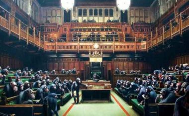 “Majmunët në Parlament”
