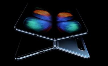 Samsung planifikon një telefon të dytë të palosshëm