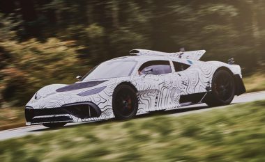 Dikush e pa në lëvizje me shpejtësi dhe kapi pamjet, tingulli që lëshoi Mercedes-AMG One ishte i mahnitshëm