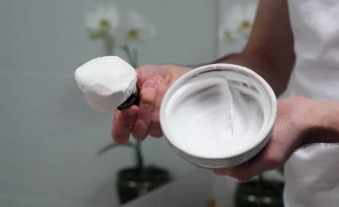 Disa përdorime sekrete të shkumës së rrojës që ju zgjidhin punë dhe ju kursejnë para