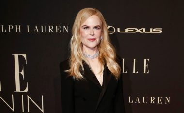 Vërtet duket bukur: Nicole Kidman në fustanin i cili miklon çdo figurë!