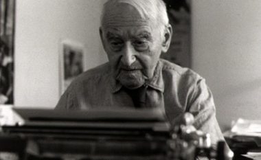D’annunzio, qen bir qeni im…