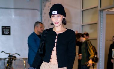 Tendenca e vjeshtës nga Bella Hadid: Trikoja e gjyshes