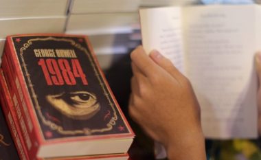 Ndalesat absurde të librave në burgjet amerikane