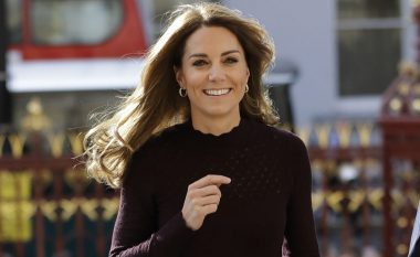 Këpucët e kopshtit të Kate Middleton janë atletet më të preferuara të momentit