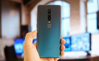 OnePlus 7T Pro shfaqet online në ngjyrë të kaltër