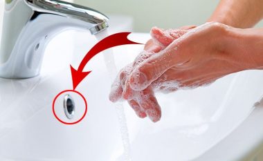 A e dini përse është shumë e rëndësishme kjo vrimë në lavabo? Ekzistojnë dy arsye